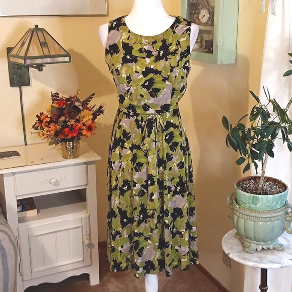 Black Label by Evan-Picone Floral Soft Knit Dress.Floral,Career, Tomato Girl